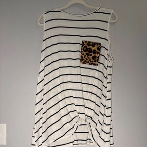 Striped Sleeveless Tank with Leopard Pocket - White/Black XL